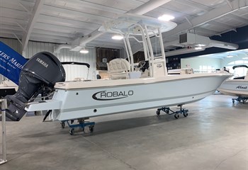 2023 Robalo 246 Cayman Ice Blue Boat